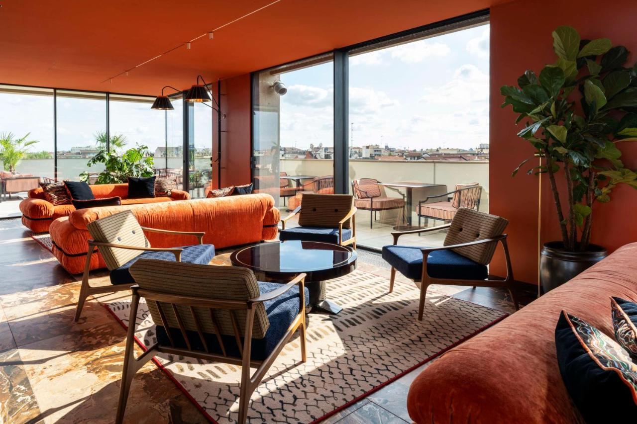 Radisson Collection Hotel, Santa Sofia Milano Dış mekan fotoğraf The rooftop lounge at the Standard London