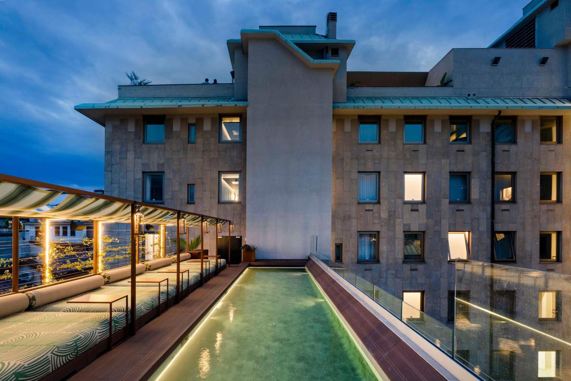Radisson Collection Hotel, Santa Sofia Milano Dış mekan fotoğraf The rooftop of the hotel