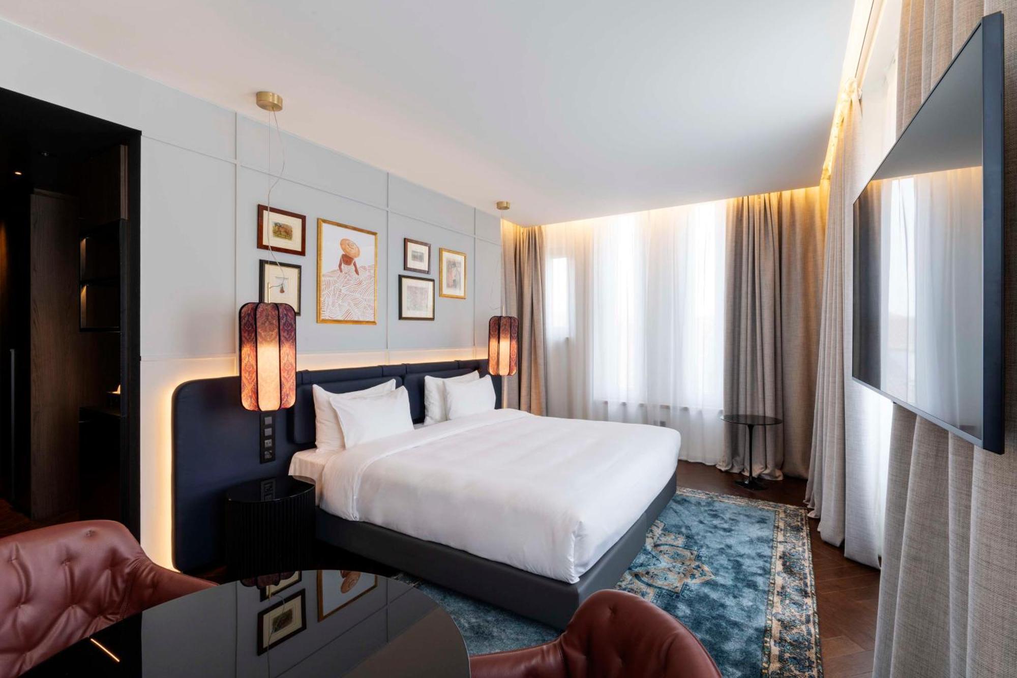 Radisson Collection Hotel, Santa Sofia Milano Dış mekan fotoğraf A bedroom at the hotel