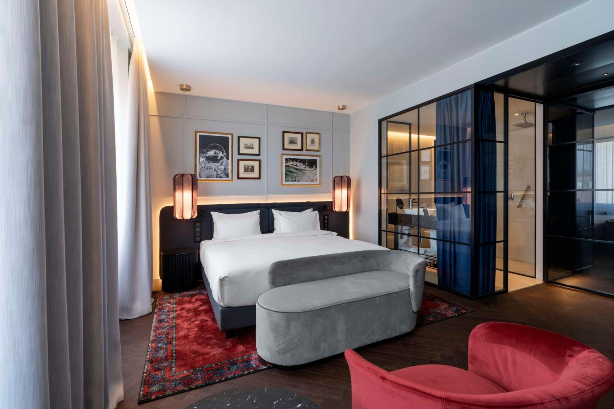Radisson Collection Hotel, Santa Sofia Milano Dış mekan fotoğraf A bedroom at the hotel