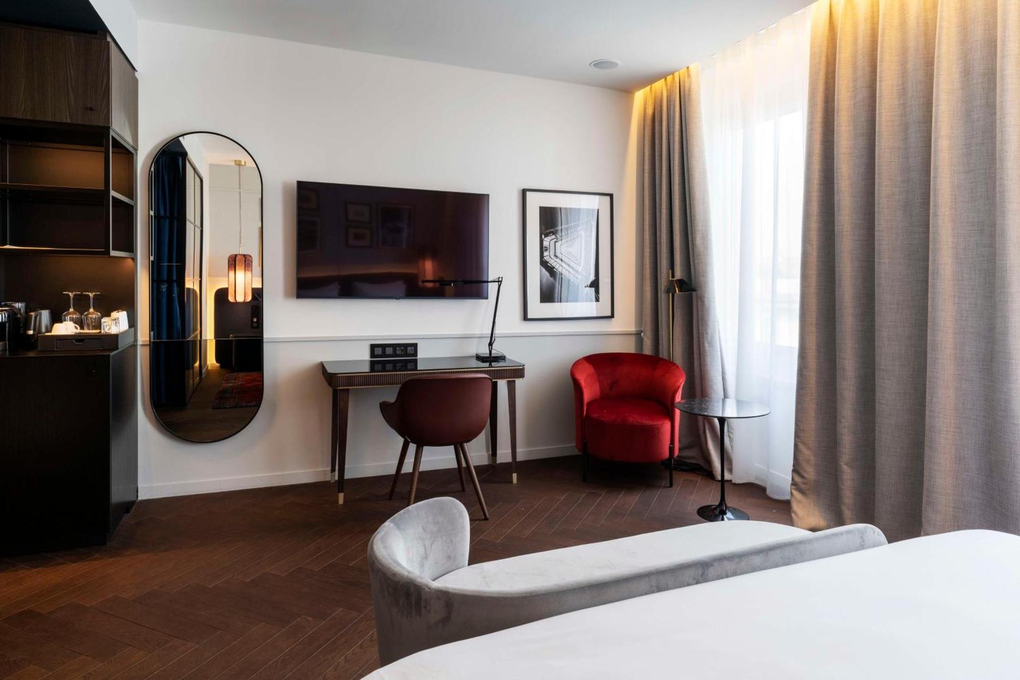 Radisson Collection Hotel, Santa Sofia Milano Dış mekan fotoğraf A room at the hotel